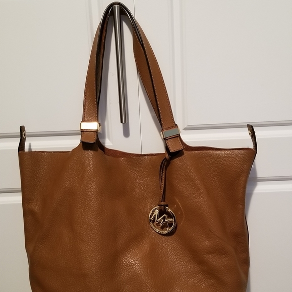 Michael Kors Fulton large handbag and accessories - Picture 5 of 8